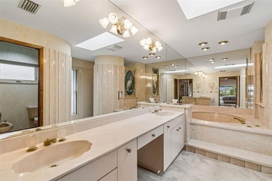 Wake up to panoramic waterfront views and enjoy the lifestyle - photo 38