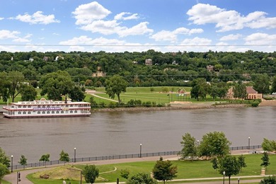Reduced $35,000 ! Stunning 17th floor unit featuring: 2 bedrooms - photo 47