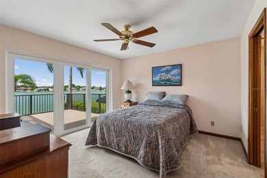 Wake up to panoramic waterfront views and enjoy the lifestyle - photo 49