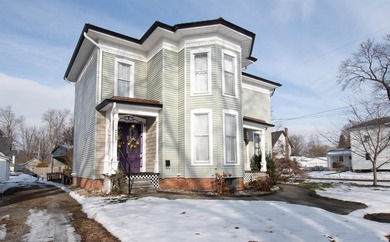 Bixler Lake Home For Sale in Kendallville Indiana