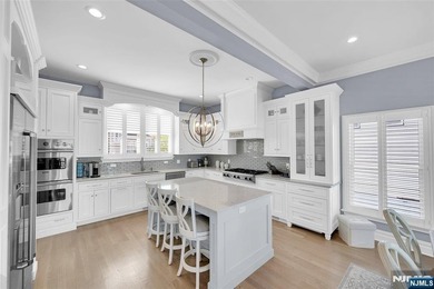 Welcome to your dream waterfront retreat in the heart of - photo 11