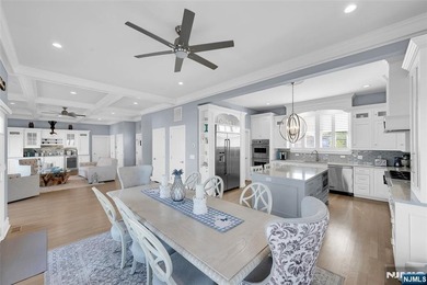 Welcome to your dream waterfront retreat in the heart of - photo 14
