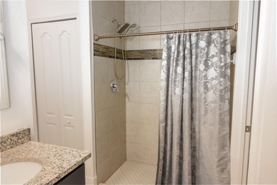 Beautiful Spacious 4 bedroom, 3 full baths, 3 Car Garage home - photo 14
