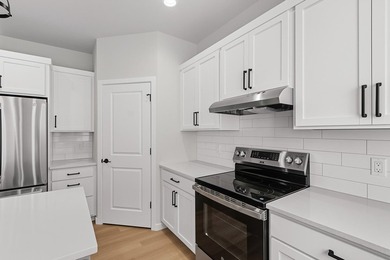 Motivated Seller! Hurry! Move in Ready. Gorgeous Swan Creek - photo 14