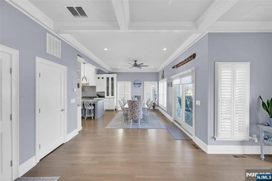 Welcome to your dream waterfront retreat in the heart of - photo 15