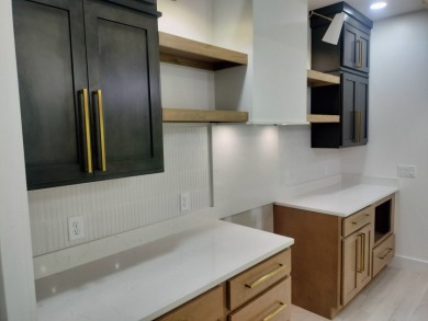CUSTOM PRIVATE ONE OF A KIND NEW CONSTRUCTION W/ POSSIBLE DOCK - photo 9