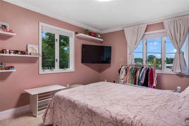 LOCATION, LOCATION, LOCATION! Welcome to this beautifully and - photo 16