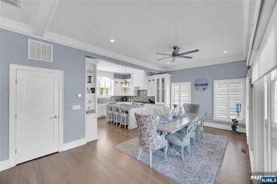 Welcome to your dream waterfront retreat in the heart of - photo 16