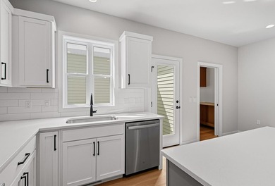Motivated Seller! Hurry! Move in Ready. Gorgeous Swan Creek - photo 16
