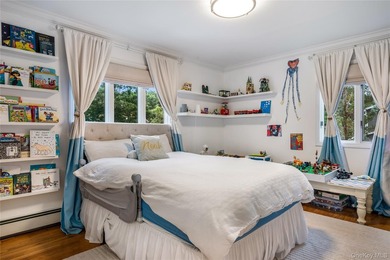 LOCATION, LOCATION, LOCATION! Welcome to this beautifully and - photo 17