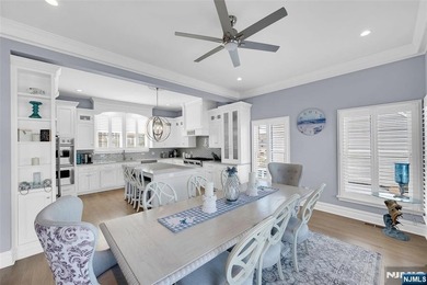 Welcome to your dream waterfront retreat in the heart of - photo 17