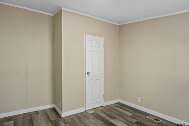 Welcome to this beautifully updated 4-bedroom, 2-bathroom mobile - photo 18