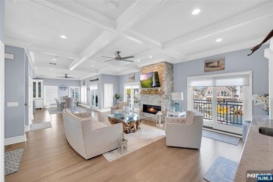Welcome to your dream waterfront retreat in the heart of - photo 18