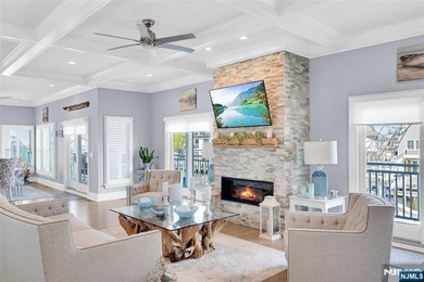 Welcome to your dream waterfront retreat in the heart of - photo 19