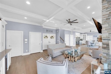 Welcome to your dream waterfront retreat in the heart of - photo 21