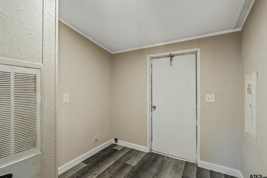 Welcome to this beautifully updated 4-bedroom, 2-bathroom mobile - photo 23