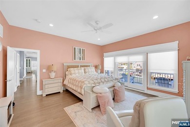 Welcome to your dream waterfront retreat in the heart of - photo 26