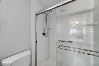 Five Towns Finest! This beautifully updated 2-bedroom - photo 27
