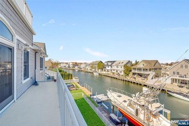 Welcome to your dream waterfront retreat in the heart of - photo 36