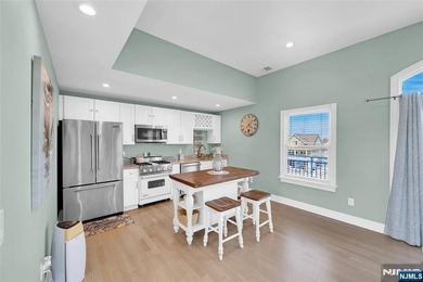 Welcome to your dream waterfront retreat in the heart of - photo 37