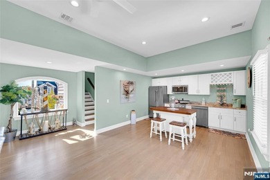 Welcome to your dream waterfront retreat in the heart of - photo 38