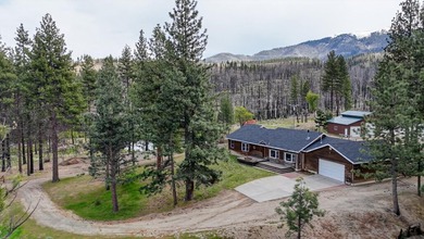 Located in Susanville, this 3-bedroom, 2-bath home offers 2,088 - photo 1