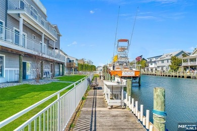 Welcome to your dream waterfront retreat in the heart of - photo 47