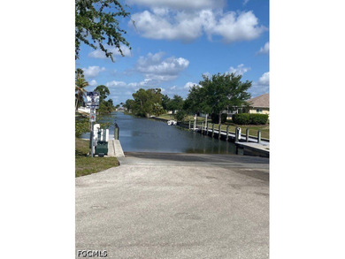 Discover your dream retreat in the heart of SW Cape Coral! This - photo 49