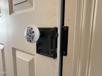 Rare opportunity at this price point - Victorian Townhouse-like