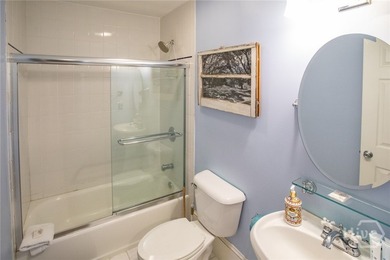 Lovely historic condo in prime location in Downtown Savannah - photo 10