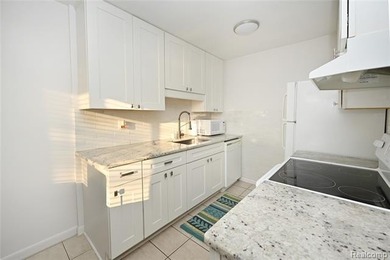 Fourth-floor unit in a well-maintained co-op community, ideally - photo 9