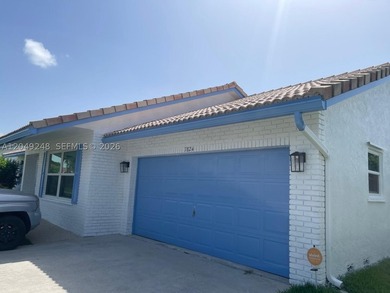 BUY THIS SPACIOUS, BEAUTIFULLY RENOVATED POOL HOME IN THE - photo 2