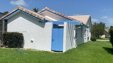 BUY THIS SPACIOUS, BEAUTIFULLY RENOVATED POOL HOME IN THE - photo 4