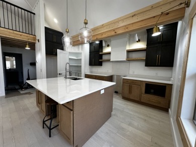 CUSTOM PRIVATE ONE OF A KIND NEW CONSTRUCTION W/ POSSIBLE DOCK - photo 25