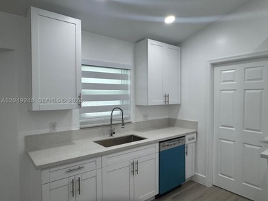 BUY THIS SPACIOUS, BEAUTIFULLY RENOVATED POOL HOME IN THE - photo 10