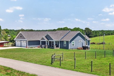 Beautiful 23-acre working cattle farm with fenced and - photo 11