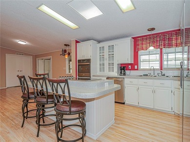 Well-maintained 2BR/2BA home with 1,466 sq ft under air - photo 12