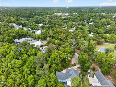Discover the charm of coastal living in the vibrant town of - photo 12