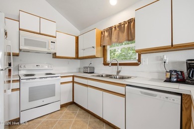 Bright and breezy 309 W Durham Street offers easy Outer Banks - photo 13
