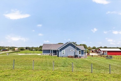 Beautiful 23-acre working cattle farm with fenced and - photo 14