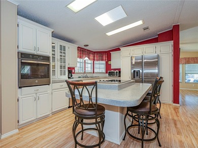 Well-maintained 2BR/2BA home with 1,466 sq ft under air - photo 15