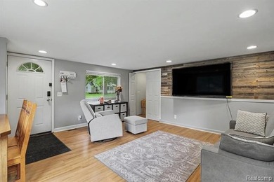 Welcome home to this exceptionally updated and meticulously - photo 5
