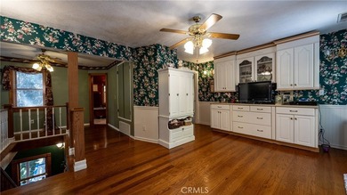 **Victorian Elegance Among the Treetops!** This large custom - photo 28