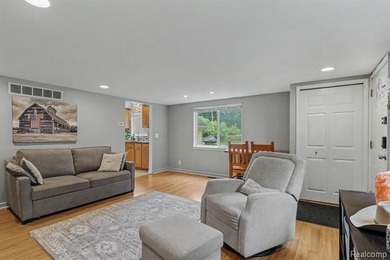 Welcome home to this exceptionally updated and meticulously - photo 8