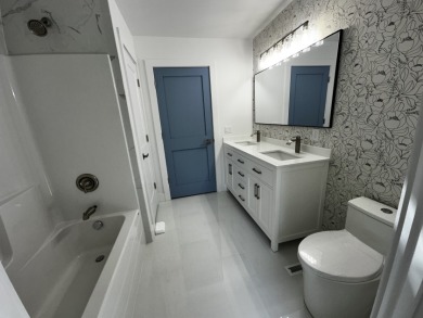 CUSTOM PRIVATE ONE OF A KIND NEW CONSTRUCTION W/ POSSIBLE DOCK - photo 16