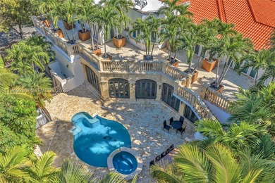 Situated on iconic South Miami Avenue, this exceptional luxury - photo 6