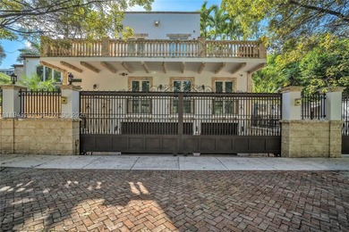 Situated on iconic South Miami Avenue, this exceptional luxury - photo 10