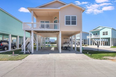 Welcome to your coastal retreat in Rockport, Texas! This - photo 2