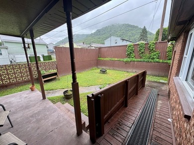Welcome to this well maintained, four bedroom, two full bath - photo 16