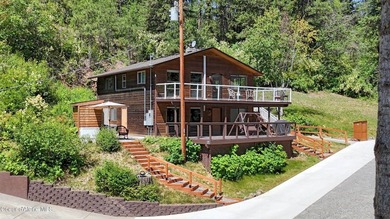 Over 200 feet of Hayden Lake frontage on the coveted close side - photo 31